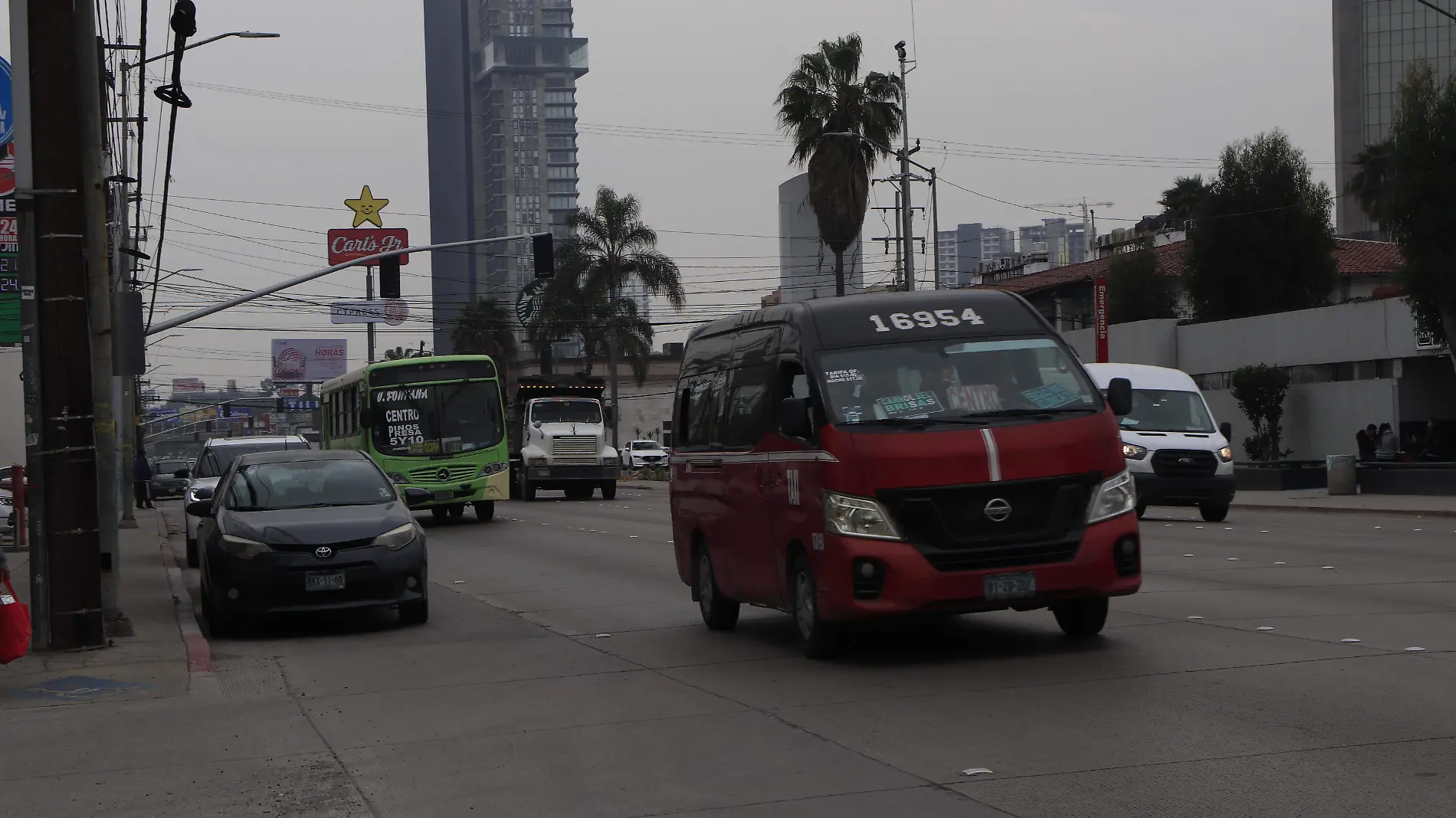 90-cl-taxis en bulevar agua caliente-5